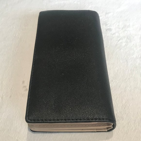 Black and Gold Leaf Faux Leather Wallet - Picture 6 of 6